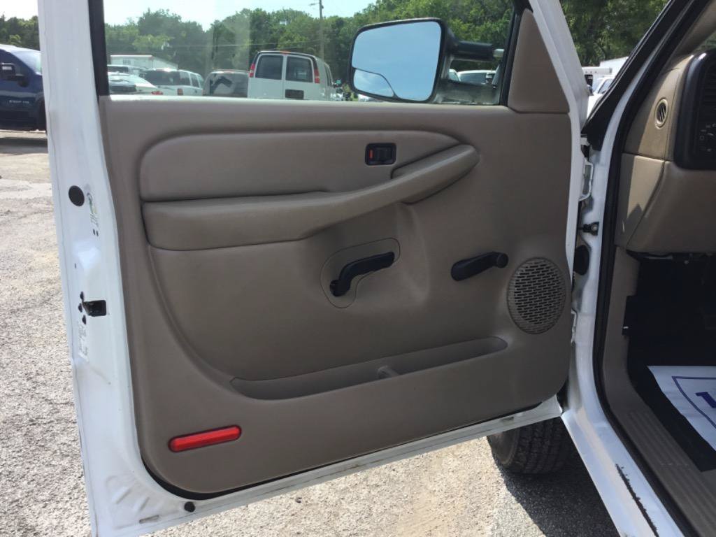Used 2005 Chevrolet Silverado 3500 2WD Crew Cab image 25