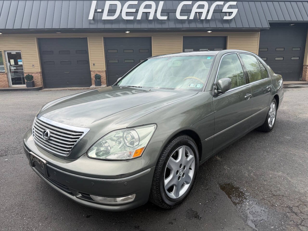 Used 2005 Lexus LS 430 w/ Modern Luxury Pkg RWD image 1