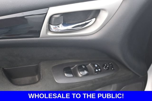 Used 2014 Nissan Pathfinder SV FWD image 12