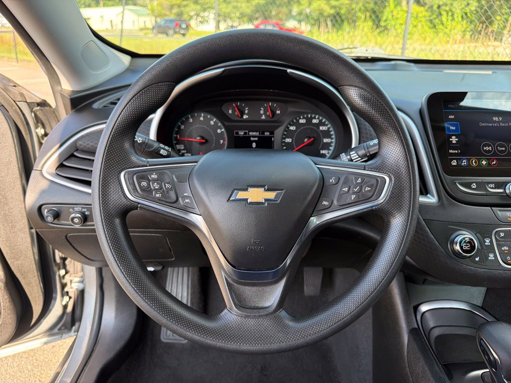 Used 2024 Chevrolet Malibu LT FWD image 15