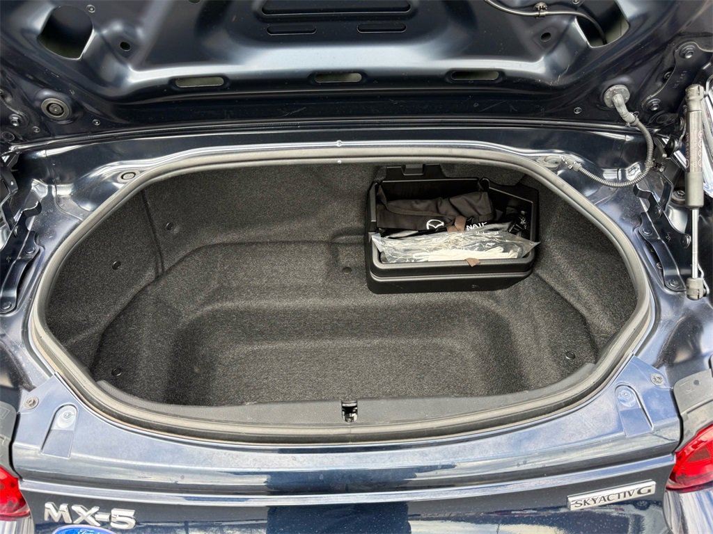 Used 2021 MAZDA MX-5 Miata RF Grand Touring image 16