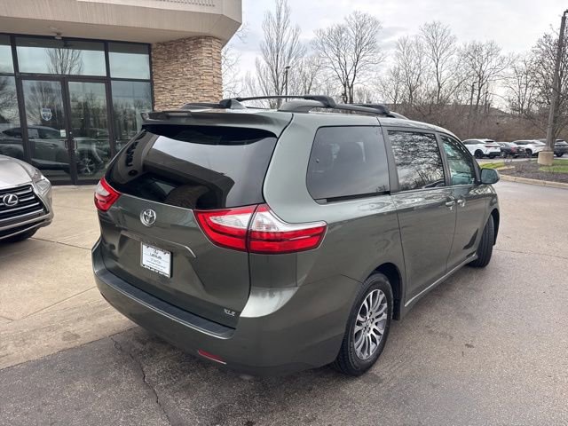 Used 2018 Toyota Sienna XLE w/ XLE Navigation Package image 3