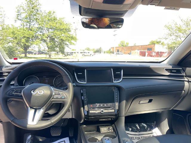 Certified 2025 INFINITI QX50 Luxe AWD/4WD image 13