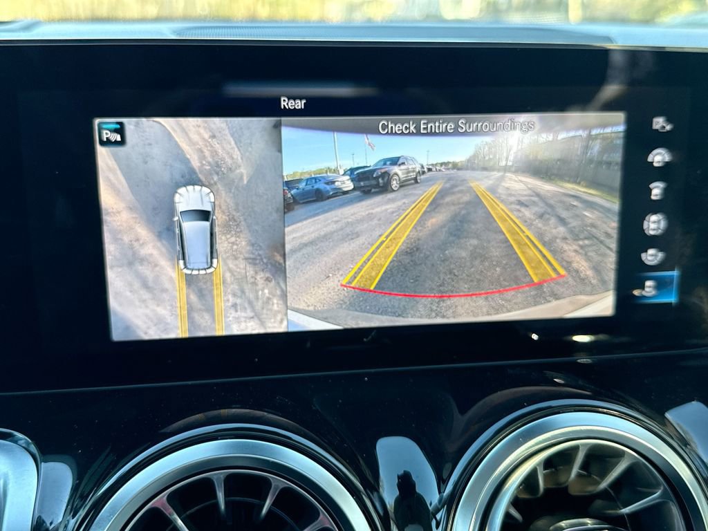 Used 2023 Mercedes-Benz EQB 300 4MATIC image 23