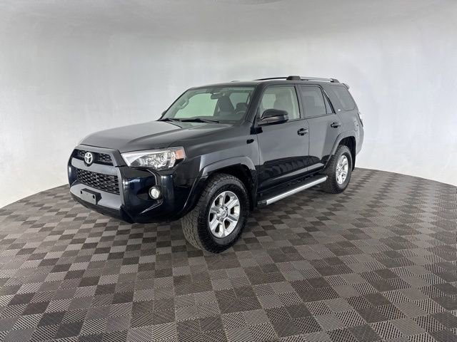 Used 2019 Toyota 4Runner SR5 AWD/4WD image 3