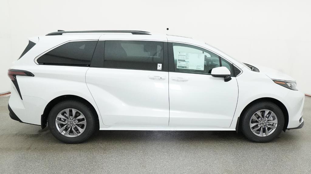 New 2026 Toyota Sienna XLE FWD image 14