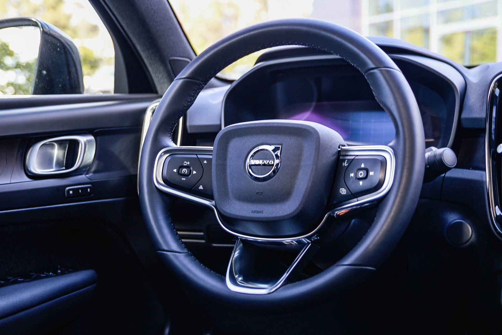 Used 2023 Volvo C40 P8 Recharge Plus image 17