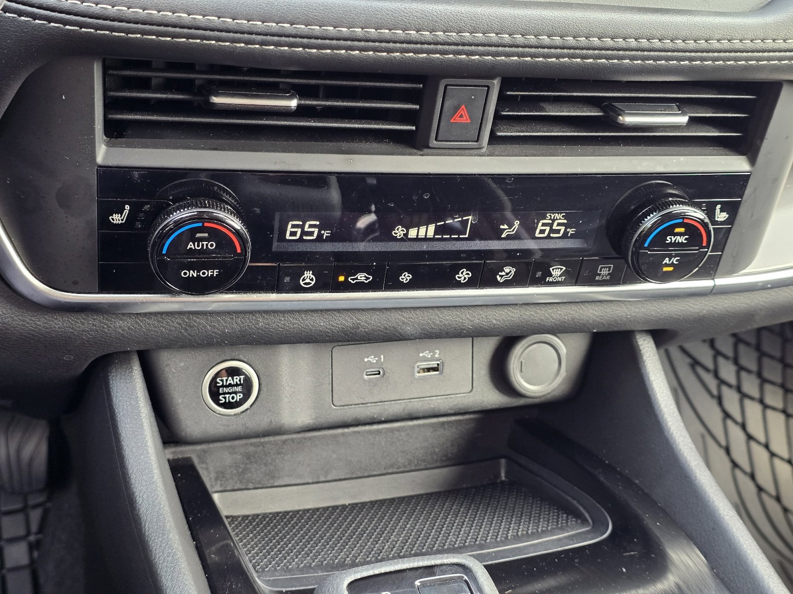 Used 2023 Nissan Rogue SV w/ SV Premium B Package image 19