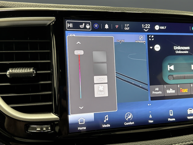 New 2026 Chrysler Pacifica Select AWD/4WD image 7