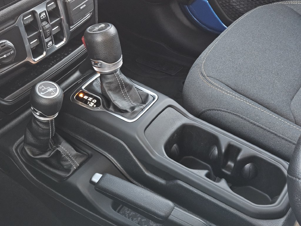 Used 2024 Jeep Wrangler Unlimited Sport AWD/4WD image 20