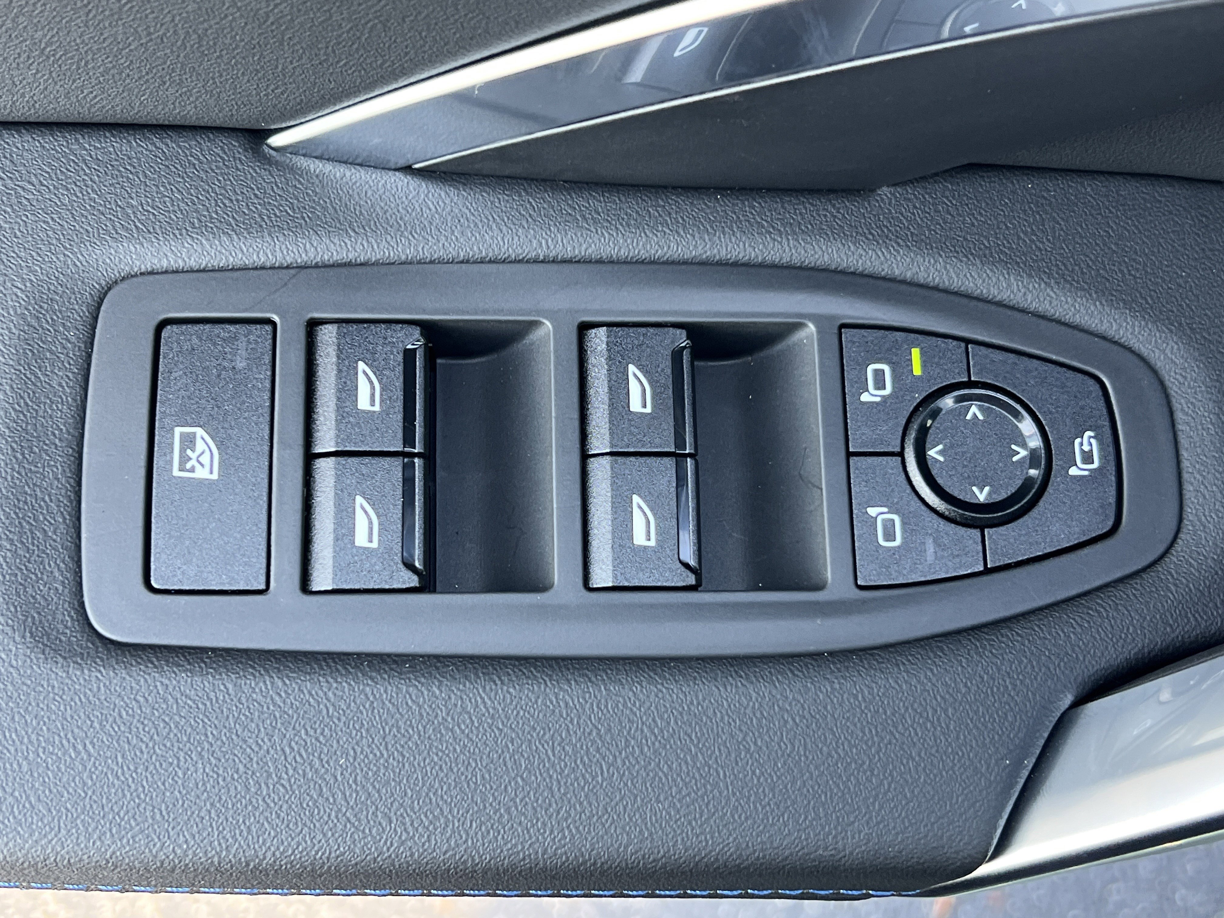 New 2026 BMW X2 xDrive28i w/ Technology Package image 18