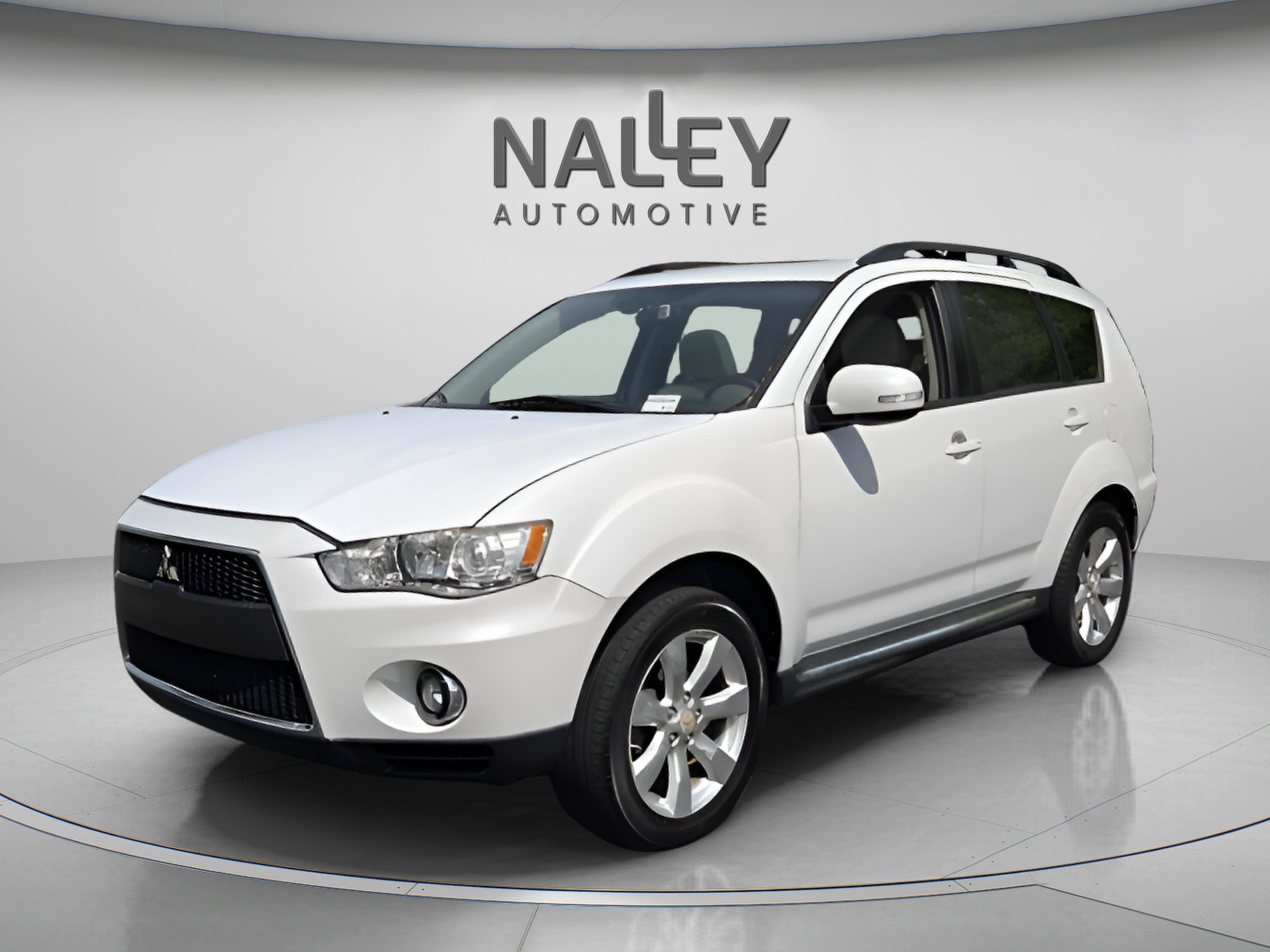 Used 2010 Mitsubishi Outlander XLS image 1