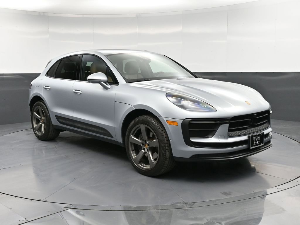 Certified 2022 Porsche Macan image 10