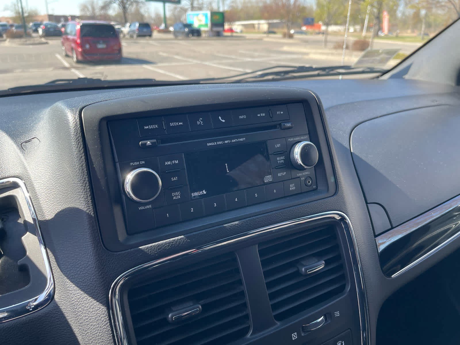 Used 2014 Dodge Grand Caravan SE FWD image 9