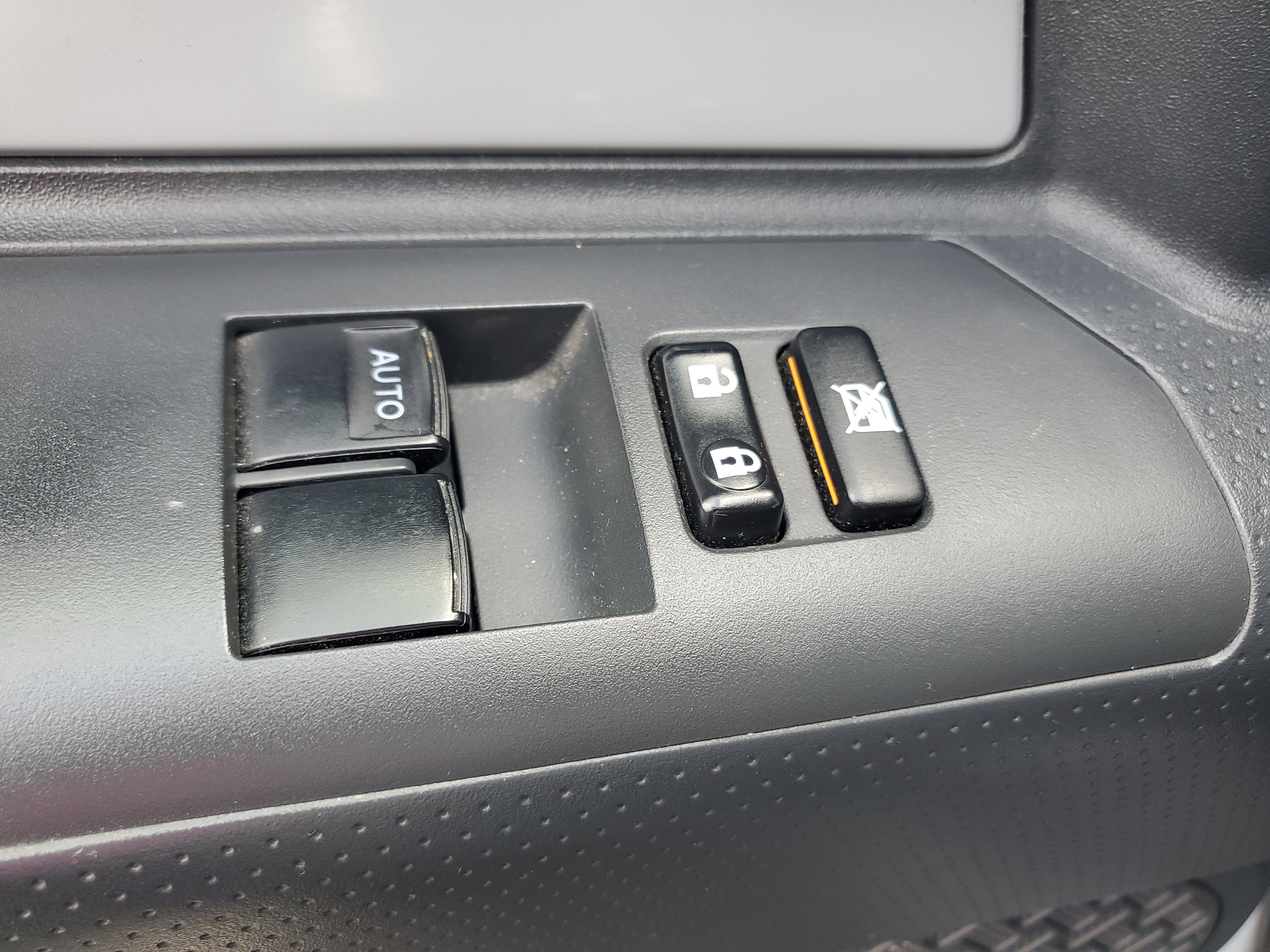 Used 2014 Toyota FJ Cruiser 4WD w/ Upgrade Package image 17