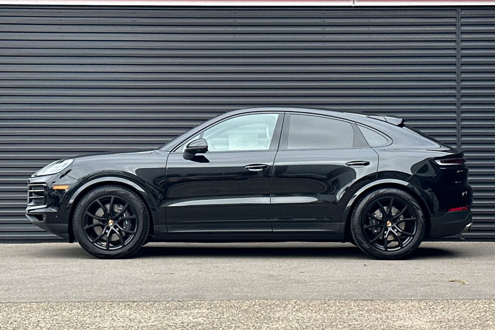 New 2026 Porsche Cayenne Coupe image 2