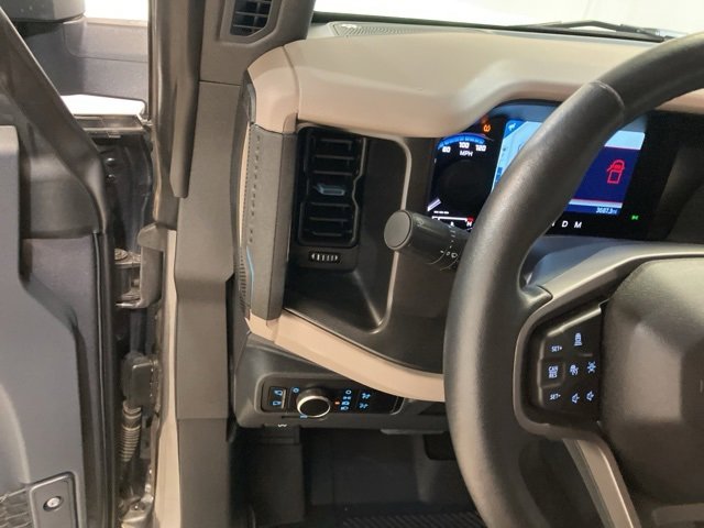 Used 2023 Ford Bronco Wildtrak image 14