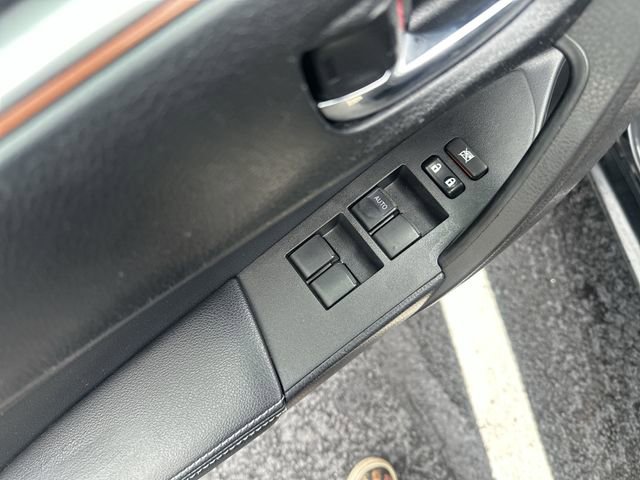 Used 2016 Toyota Corolla S image 18