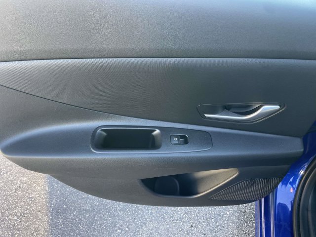Used 2023 Hyundai Elantra Blue FWD image 13