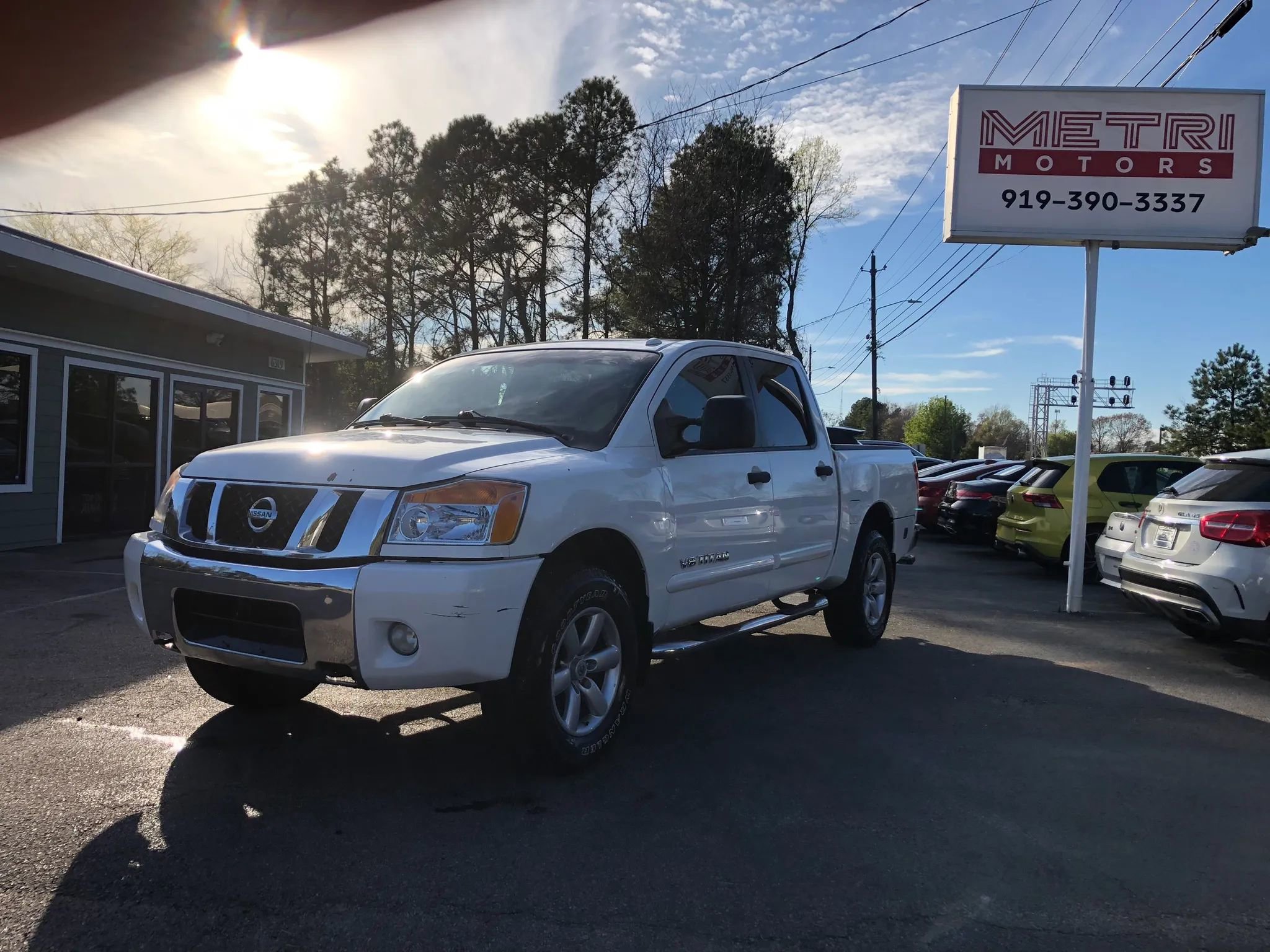Used 2012 Nissan Titan SV w/ SV Premium Utility Pkg image 7