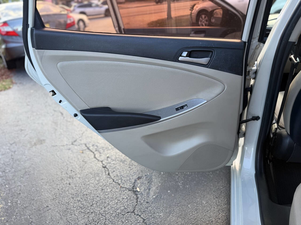 Used 2015 Hyundai Accent GLS image 39