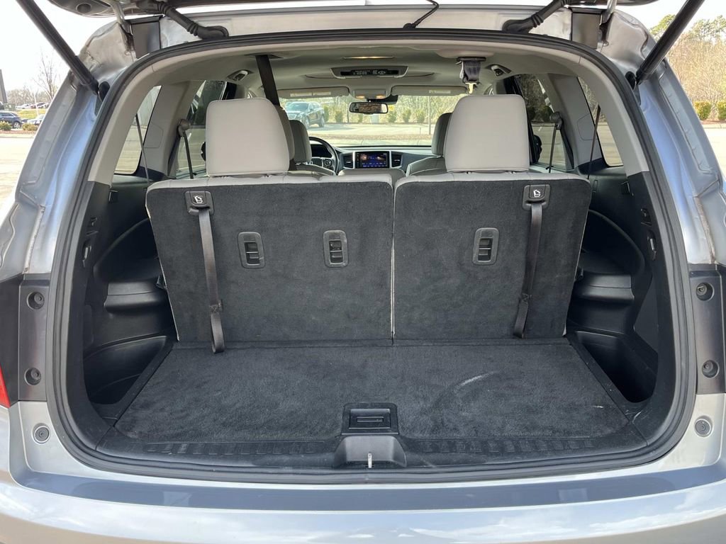 Used 2017 Honda Pilot Touring image 11