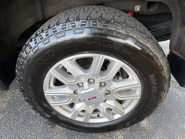 Used 2024 GMC Sierra 2500 SLE w/ SLE Value Package; AWD/4WD image 19