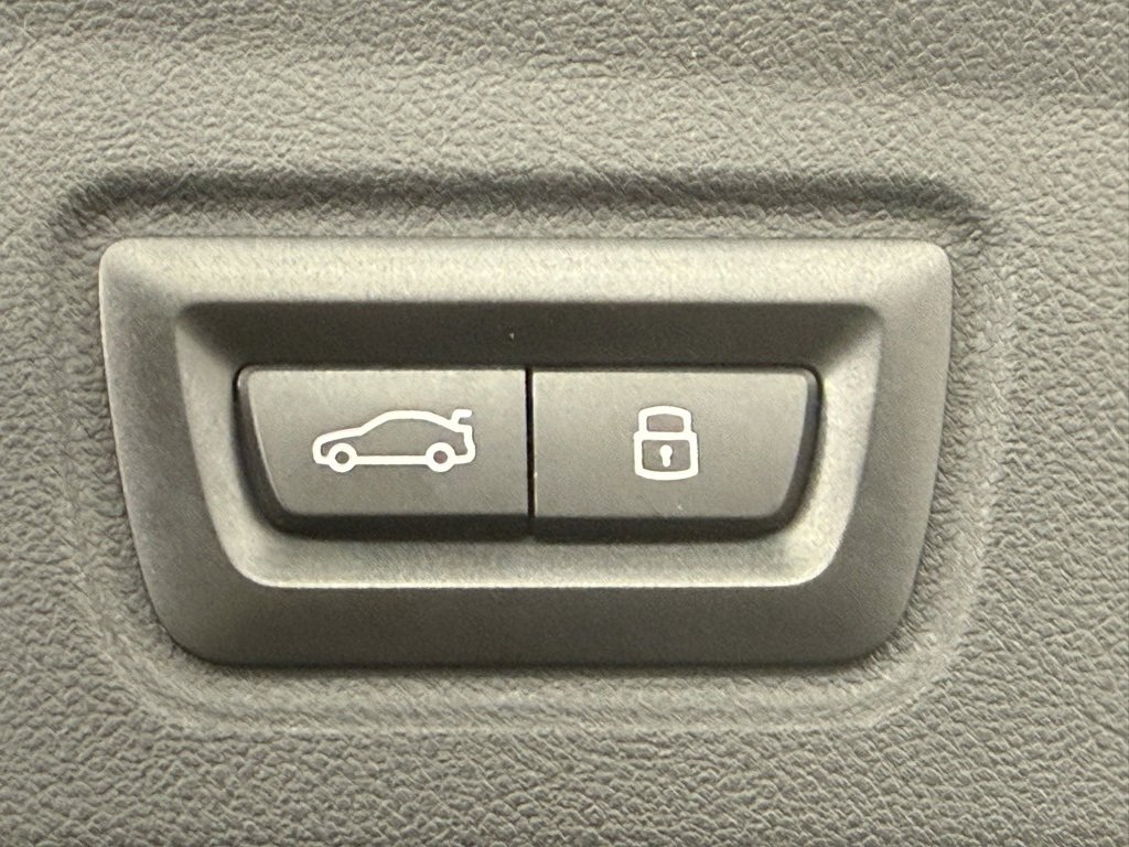 Used 2024 BMW i4 eDrive35 w/ Convenience Package image 12