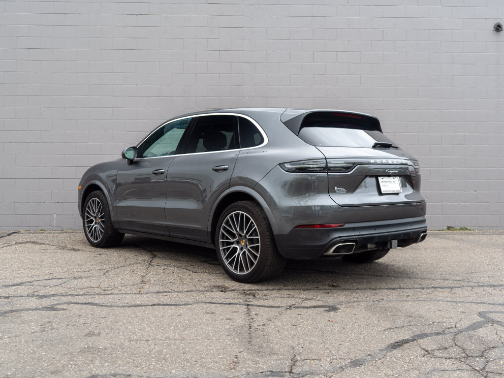Used 2023 Porsche Cayenne AWD/4WD image 3