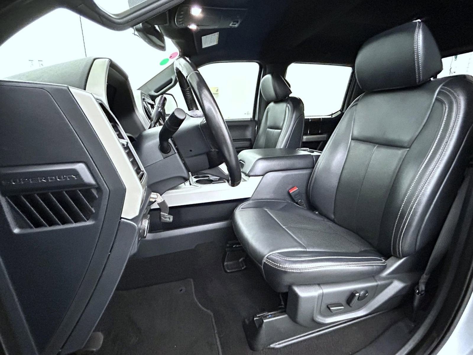 Used 2022 Ford F250 Lariat w/ Chrome Package image 10