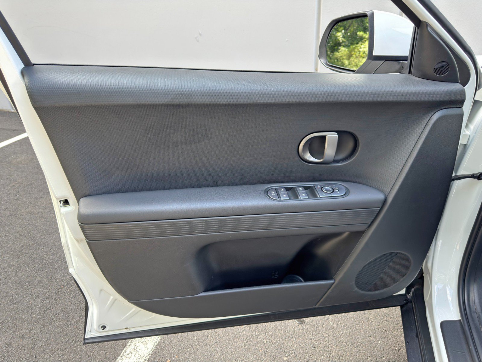 Used 2025 Hyundai Ioniq 5 SE RWD image 37