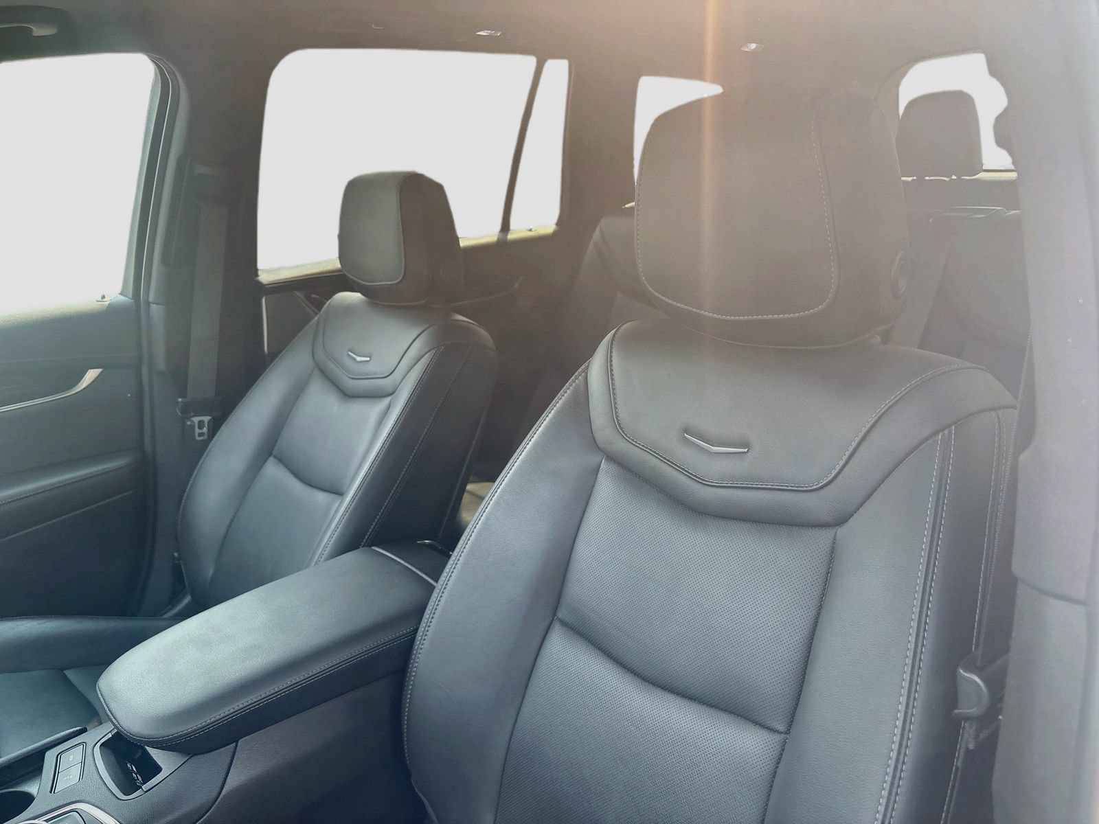 Used 2025 Cadillac XT6 Premium Luxury w/ LPO, Floor Liner Package AWD/4WD image 22