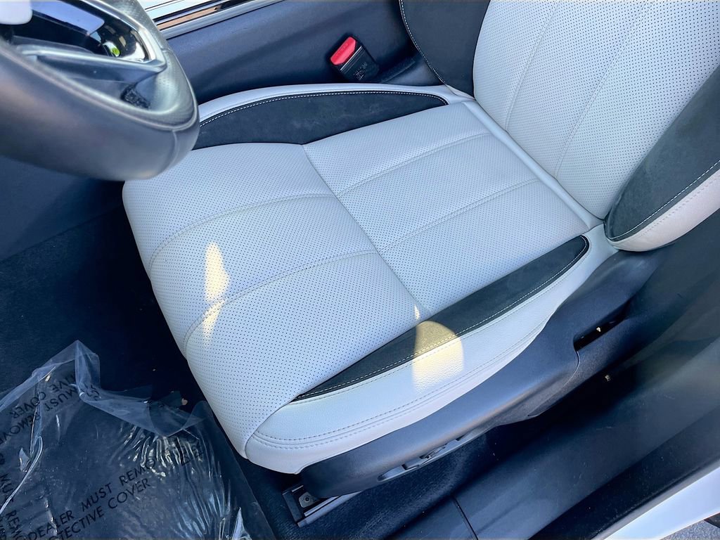 Used 2023 Land Rover Range Rover Velar R-Dynamic S image 20