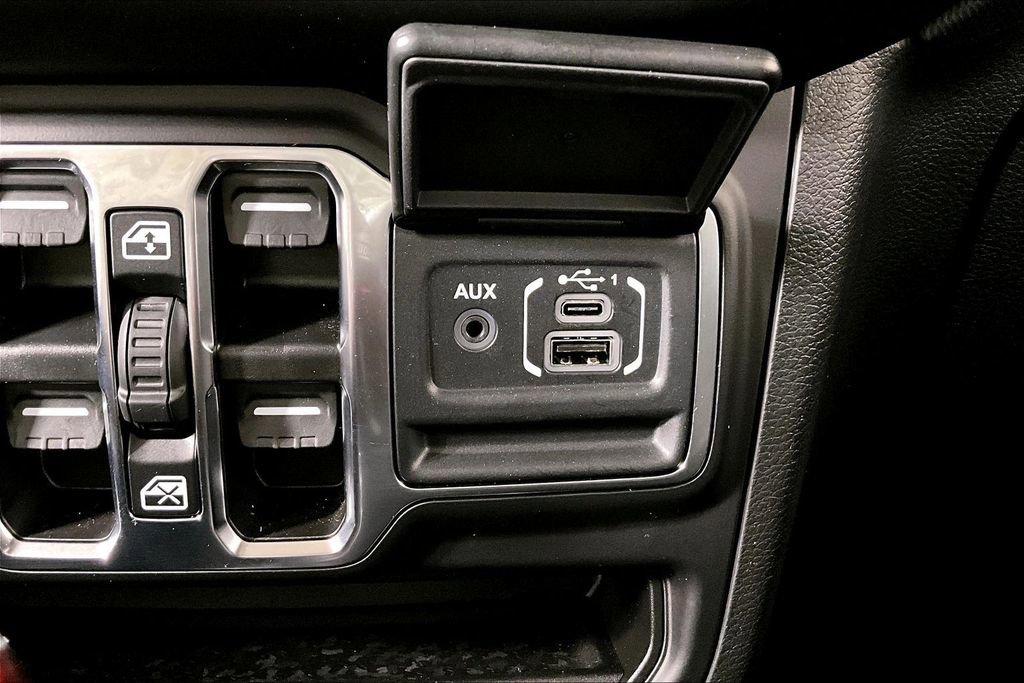 Used 2023 Jeep Gladiator Willys image 32