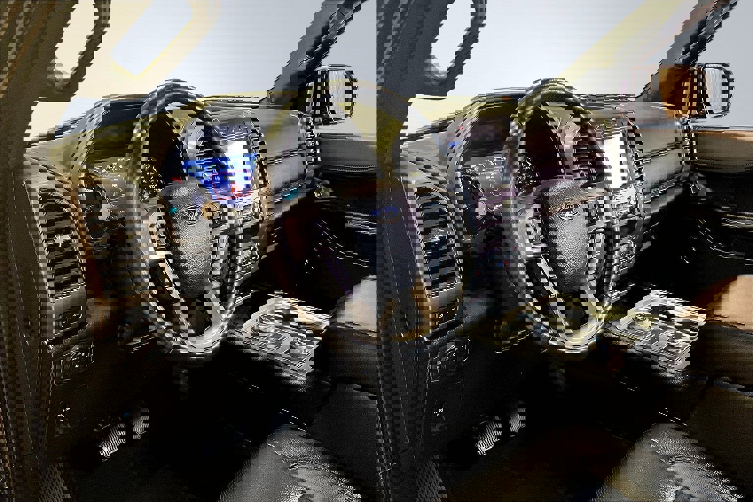 Used 2021 Ford Expedition XLT image 16