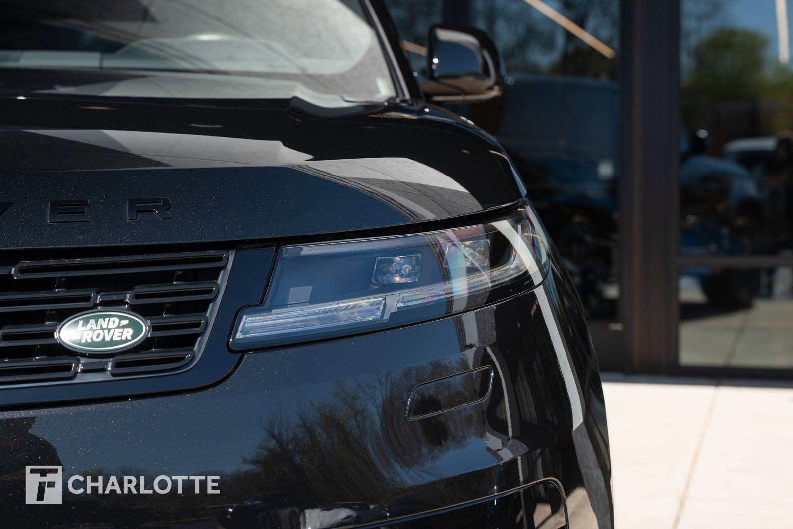 Used 2025 Land Rover Range Rover Sport Dynamic SE image 5