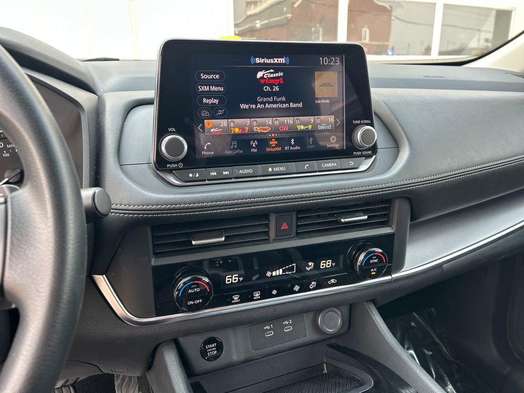Used 2024 Nissan Rogue SV image 17