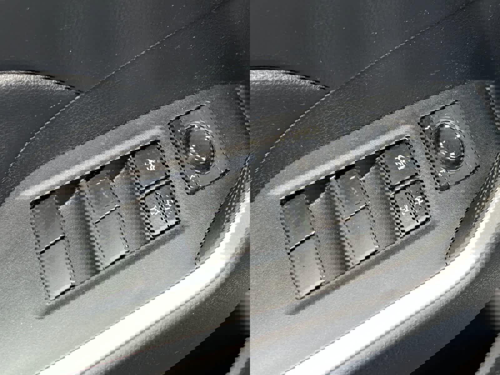 Used 2020 Toyota RAV4 XLE image 13