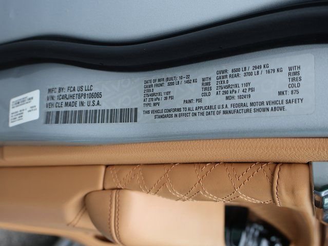 Used 2023 Jeep Grand Cherokee Summit image 43