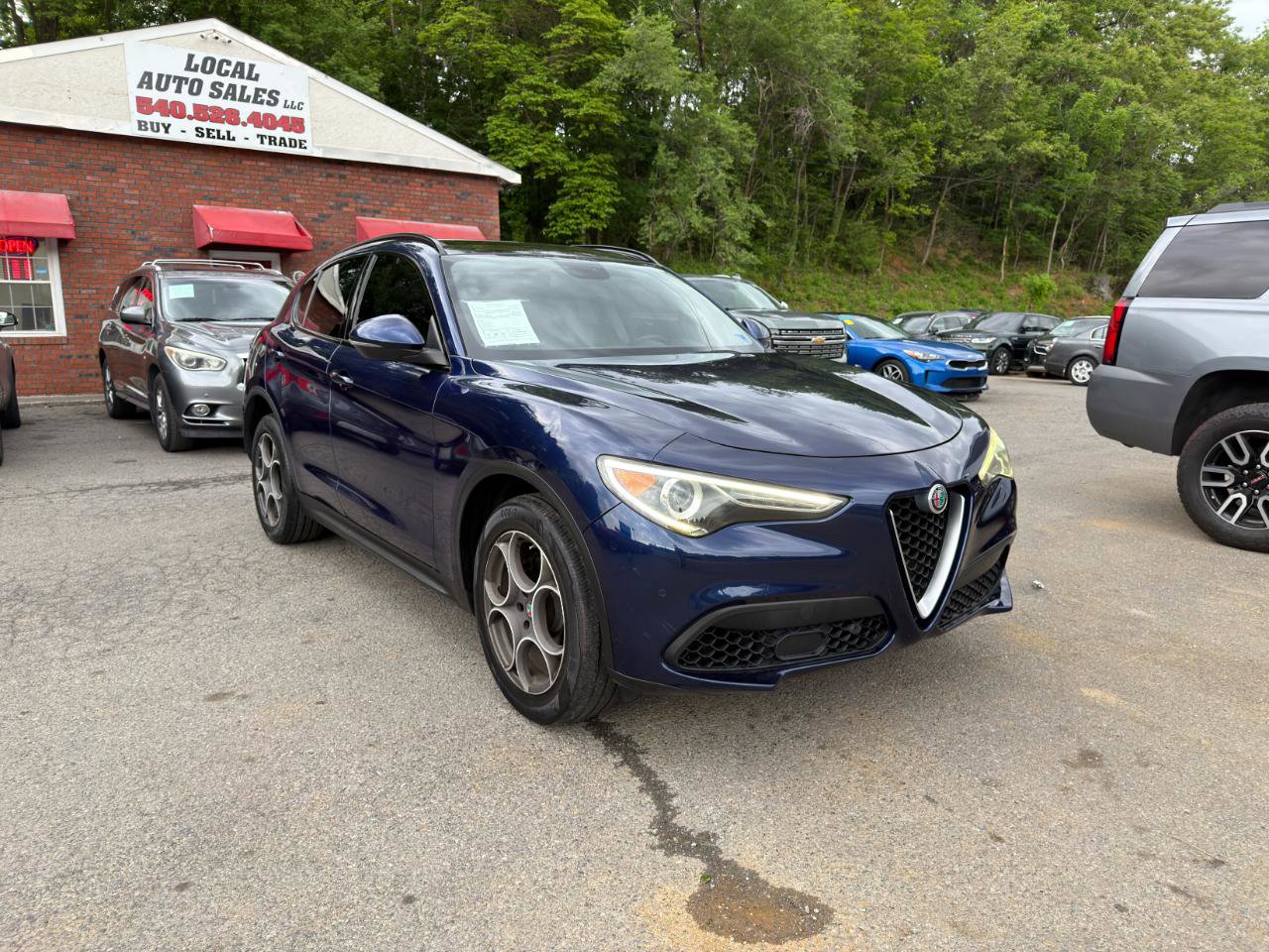 Used 2018 Alfa Romeo Stelvio Sport w/ Quick Order Package 22J Sport AWD/4WD image 3