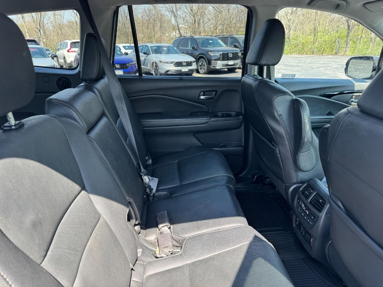 Used 2021 Honda Pilot Touring image 11