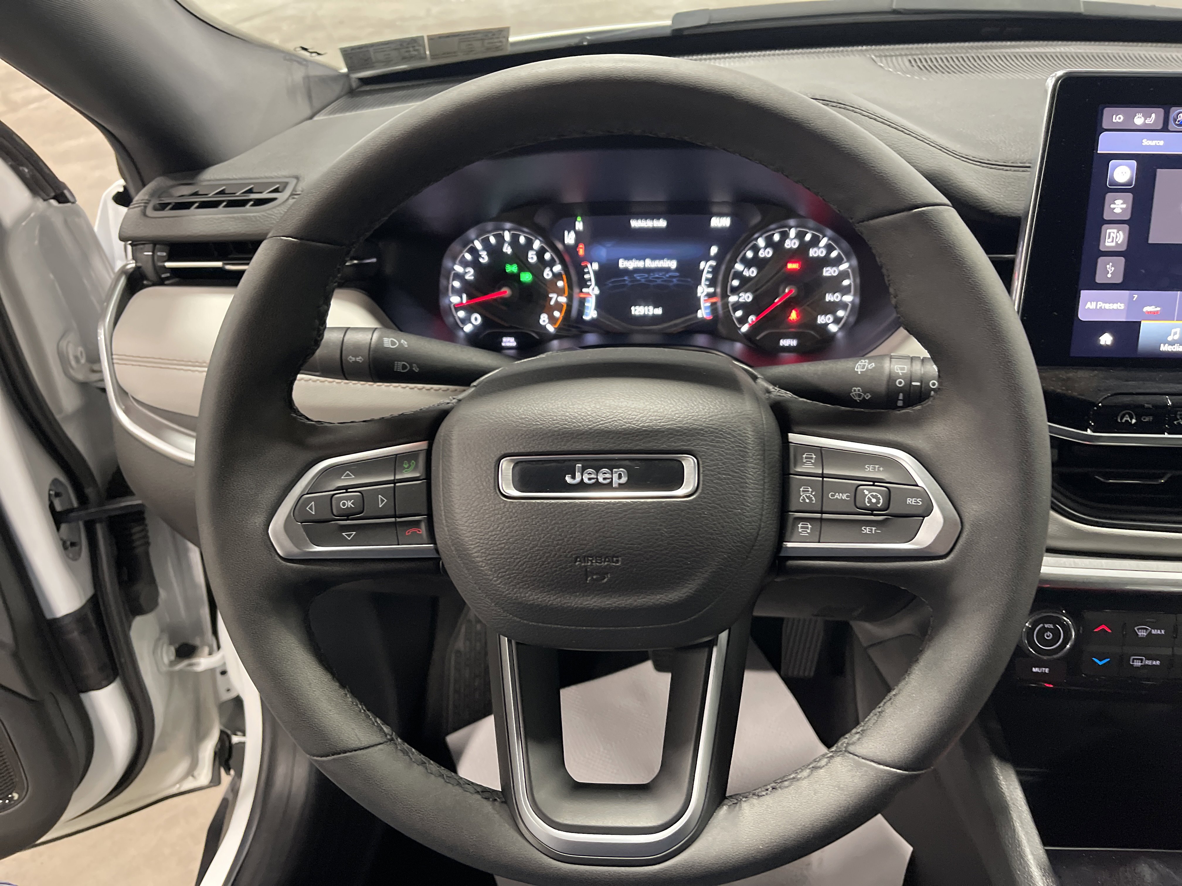 Used 2024 Jeep Compass Limited image 16