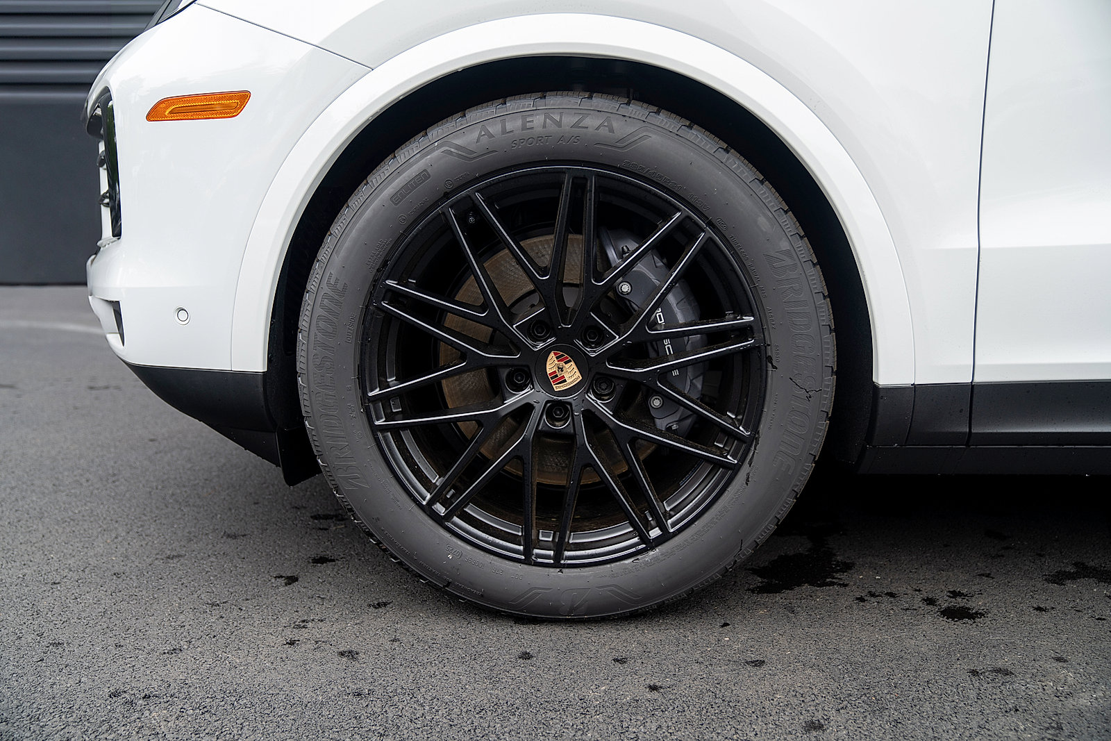 Used 2025 Porsche Cayenne Coupe image 25