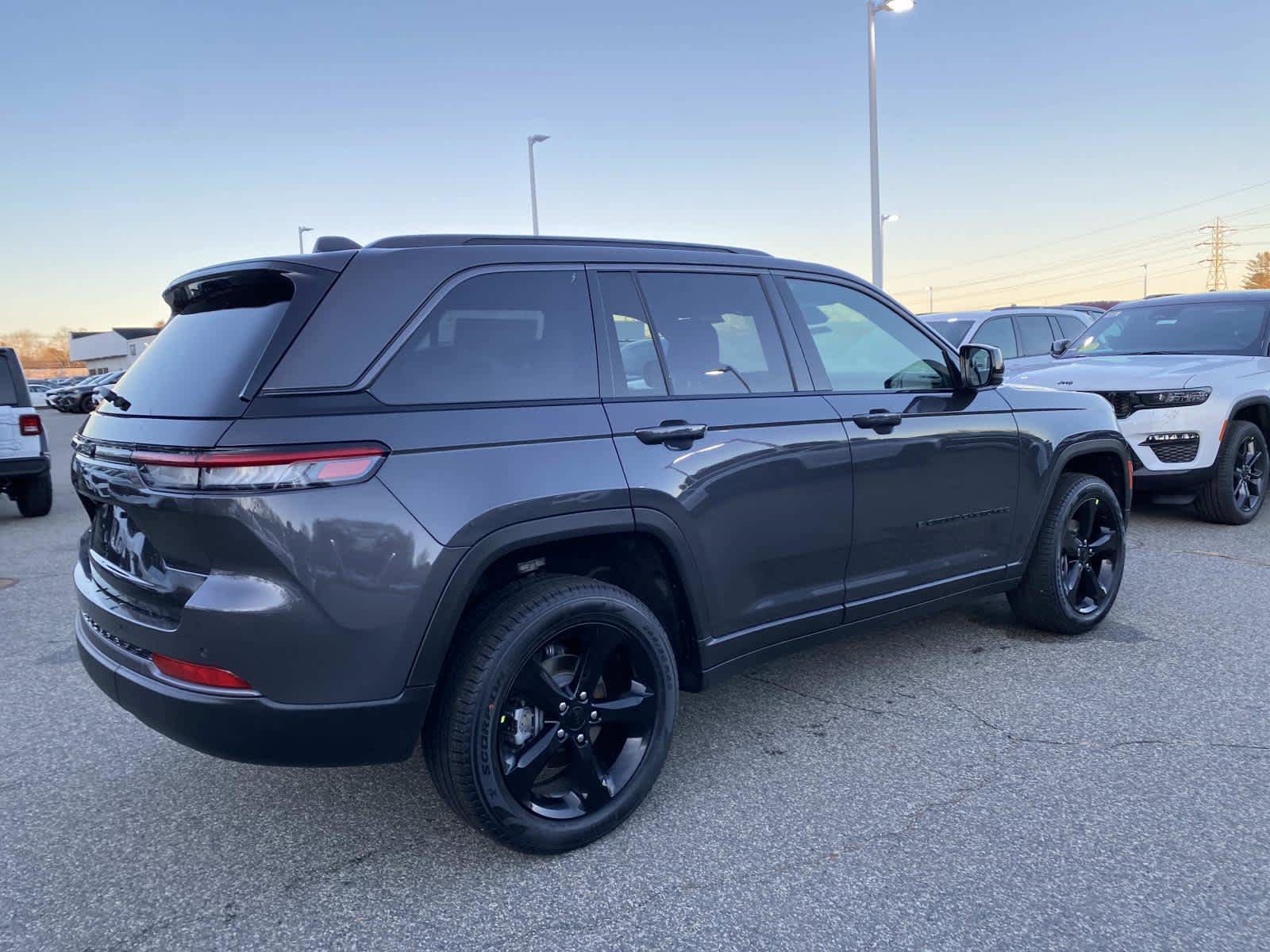 New 2026 Jeep Grand Cherokee Limited w/ Limited Altitude Package image 3