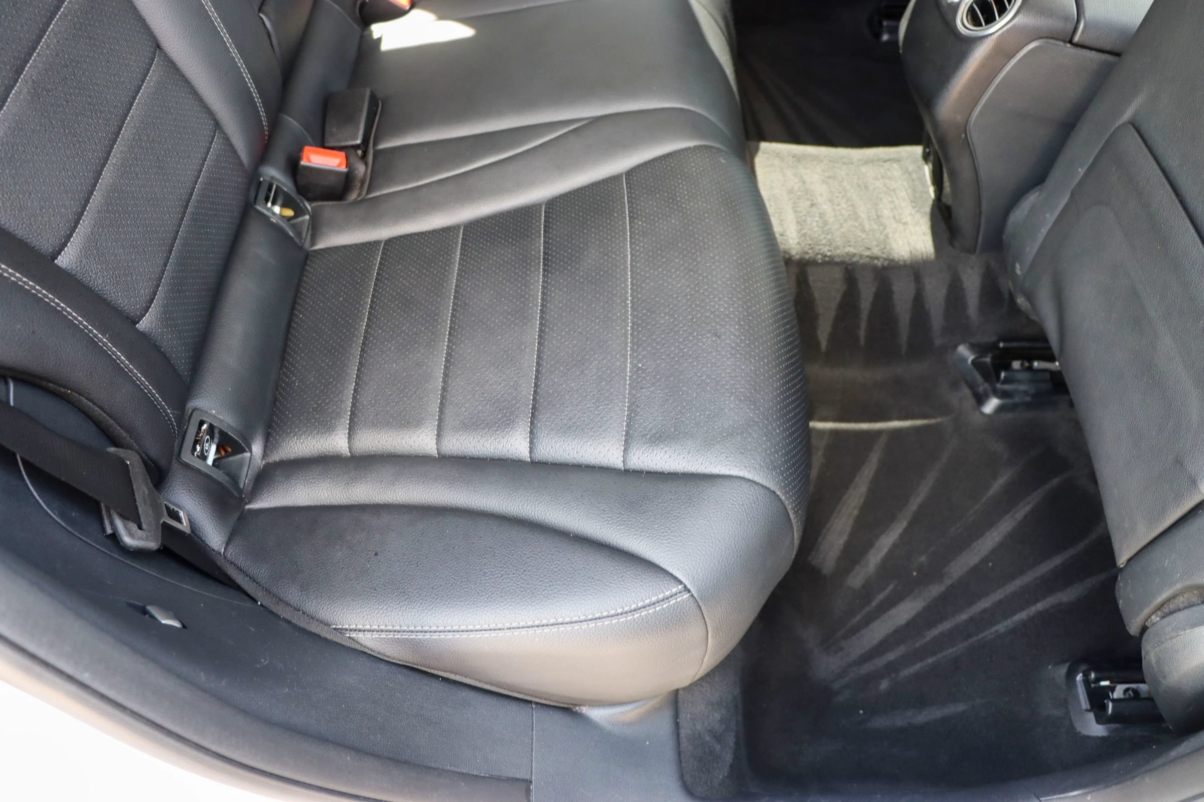 Used 2016 Mercedes-Benz GLC 300 w/ Premium Package image 19
