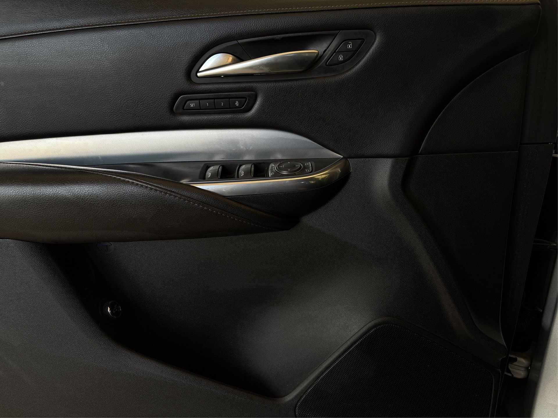 Certified 2021 Cadillac XT4 Premium Luxury w/ LPO, Radiant Package image 22