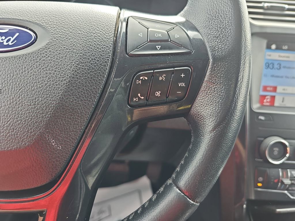 Used 2019 Ford Explorer XLT w/ Equipment Group 202A AWD/4WD image 23