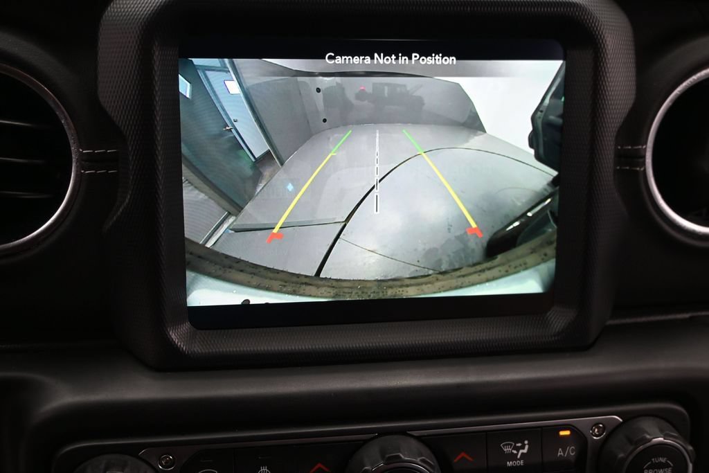Used 2022 Jeep Wrangler Unlimited Sahara w/ LED Lighting Group AWD/4WD image 16