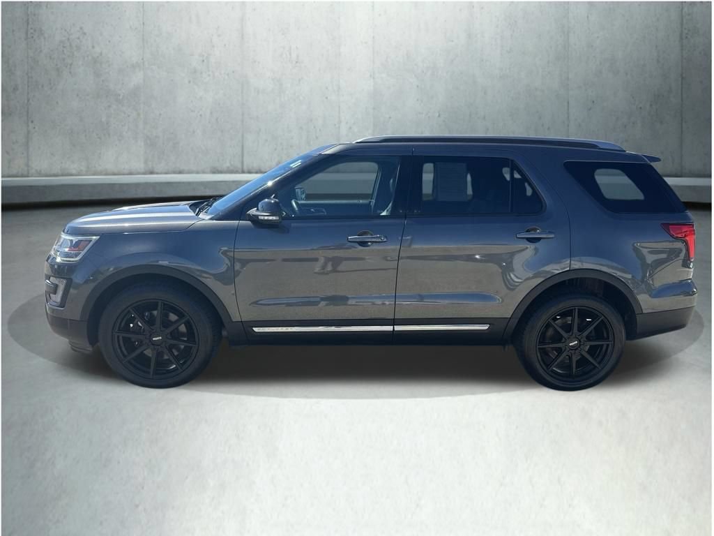 Used 2017 Ford Explorer XLT w/ Equipment Group 202A AWD/4WD video 2