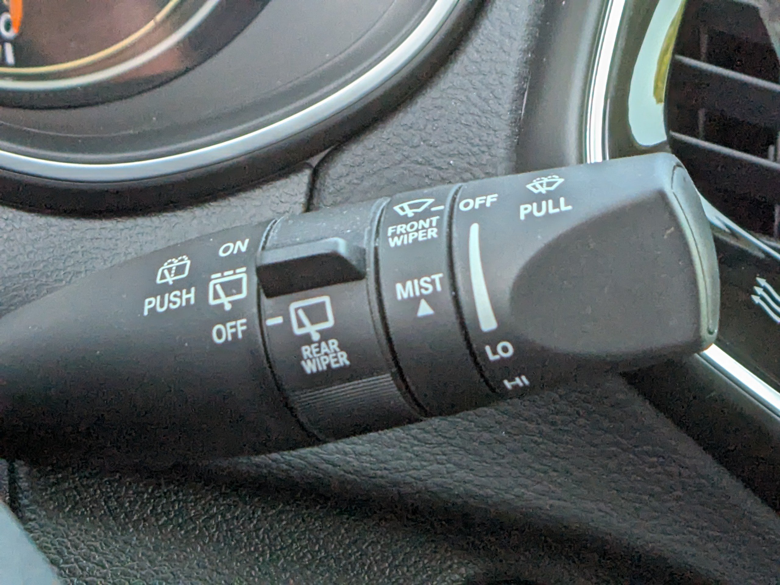 Used 2021 Jeep Cherokee Limited AWD/4WD image 31